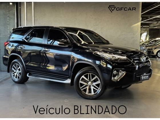 TOYOTA HILUX SW4 2.8 SRX 4X4 16V TURBO INTERCOOLER DIESEL 4P AUTOMÁTICO TOYOTA HILUX SW4 2.8 SRX 4X4 16V TURBO INTERCOOLER DIESEL 4P AUTOMÁTICO